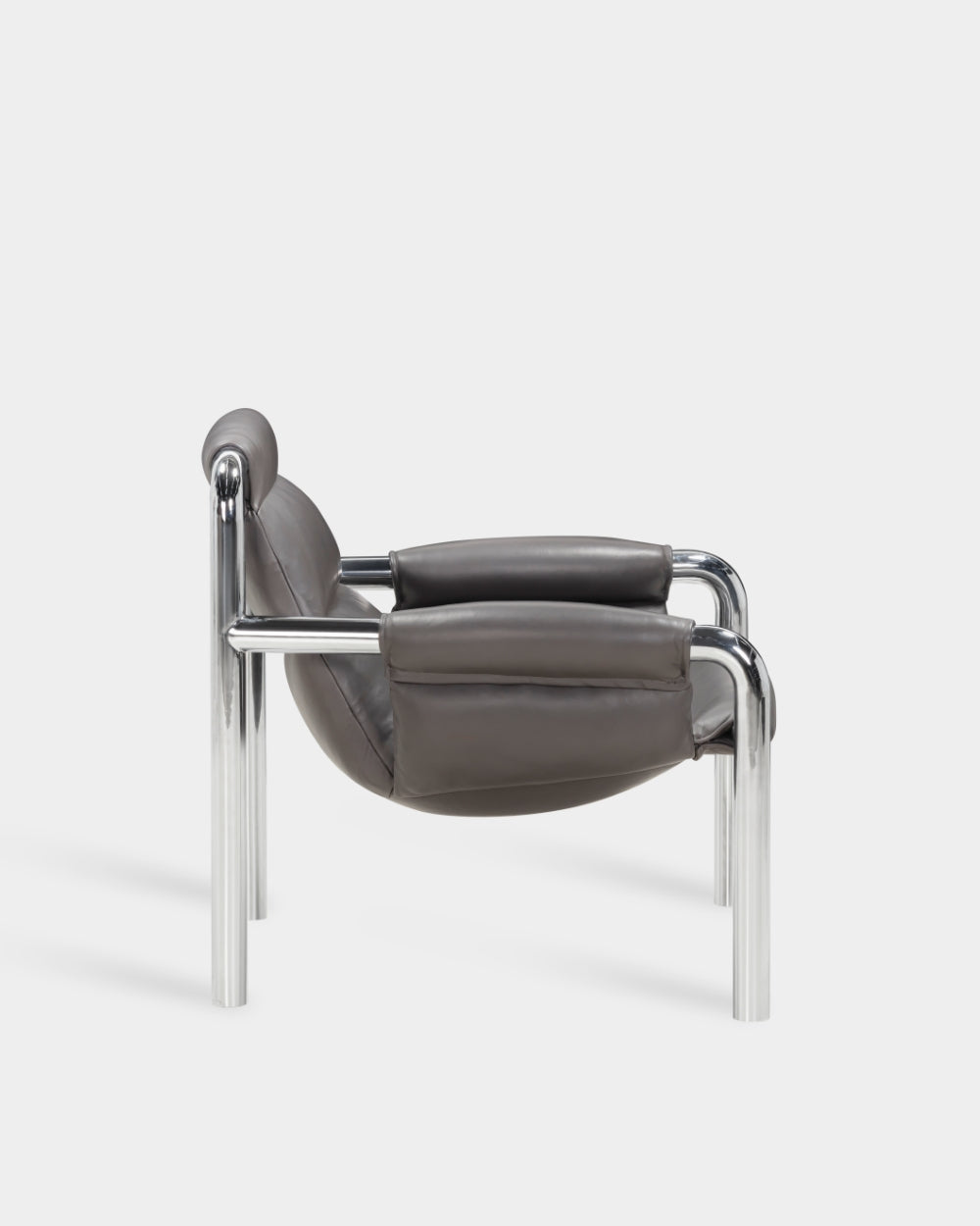 Atli Lounge Chair - Chrome-plated legs - Parma col. Graphite