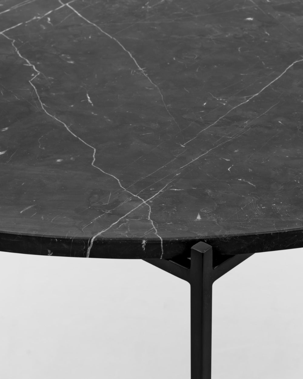 Circle Table - Large - Nero Marquina marble