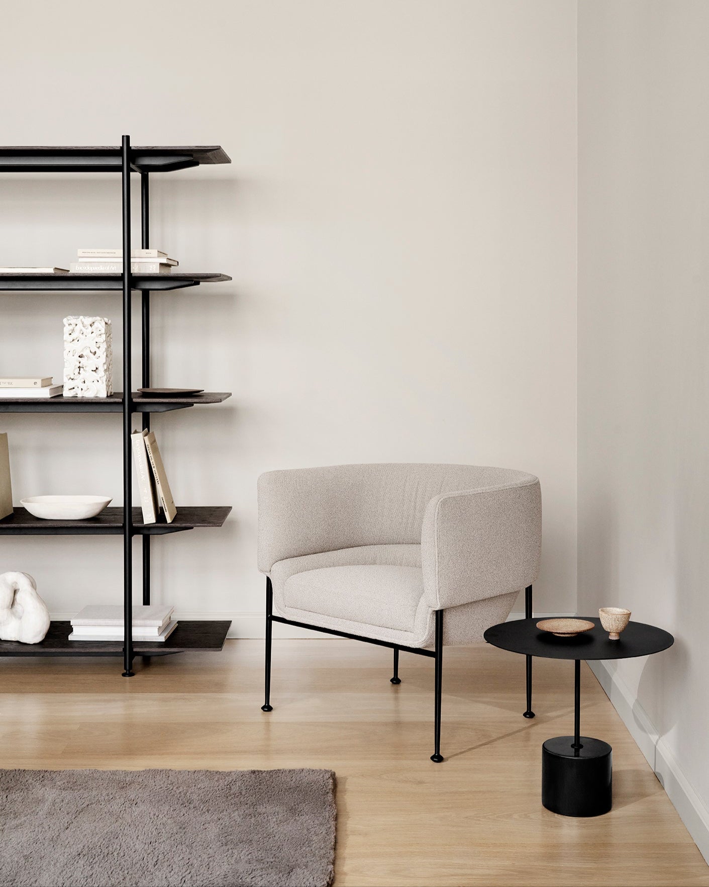 Collar Lounge Chair - Medium - Grain col. 61253