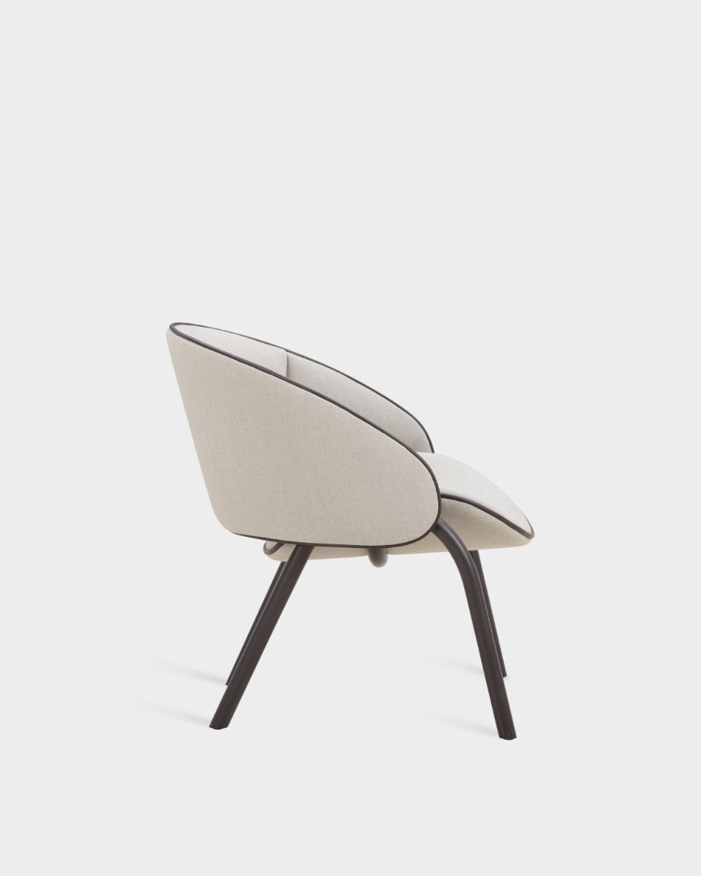 Folium Lounge Chair - With leather piping - Umber col. 61277