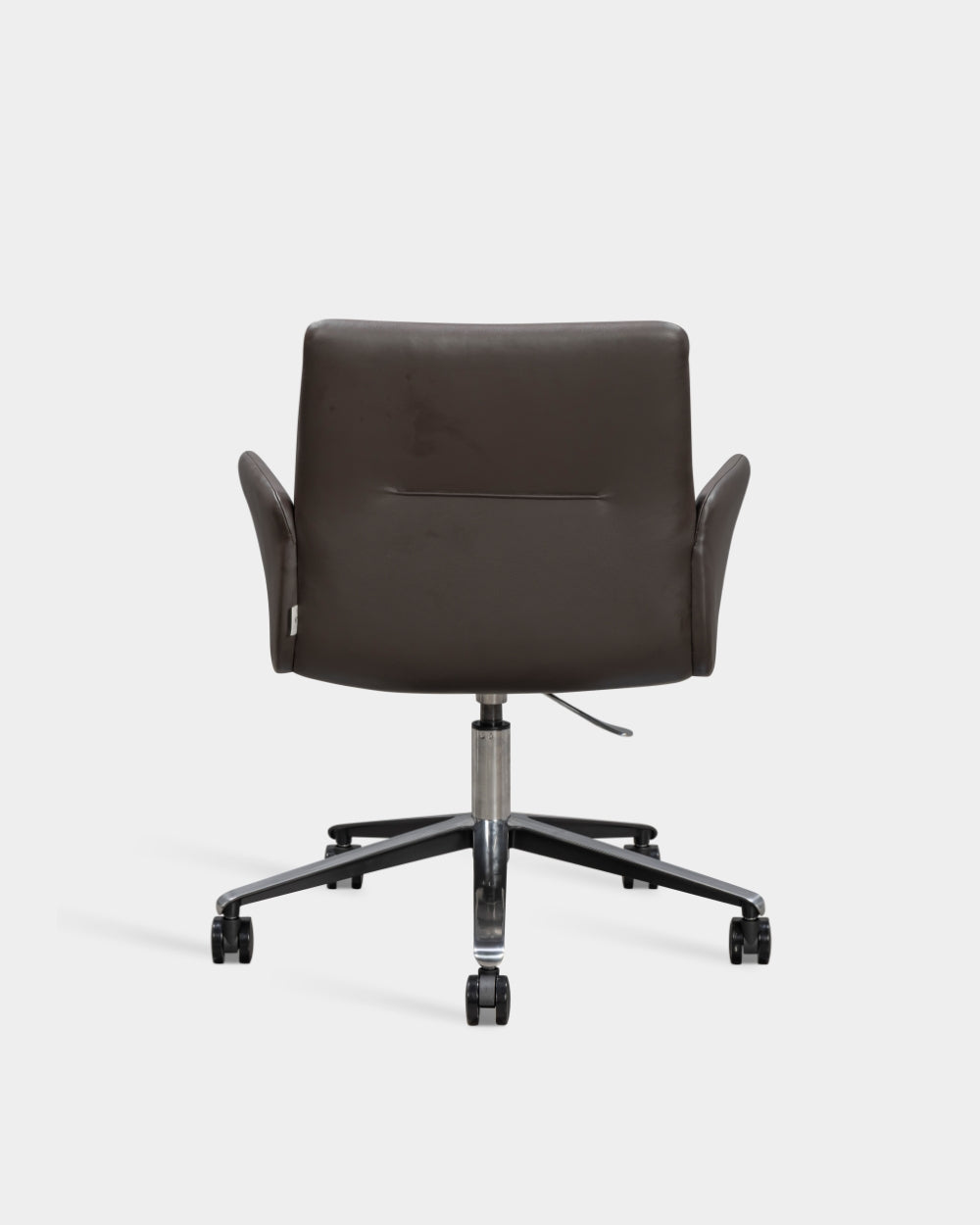 Ori Low Back Chair with upholstered armrests - Swivel base with castors and gas lift - Parma col. Mocca