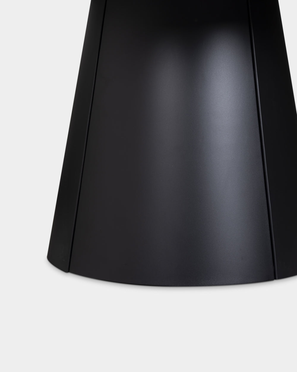 Trim Table - Ø150 - Black/Black oak veneer